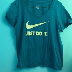 Nike short sleeve shirt
